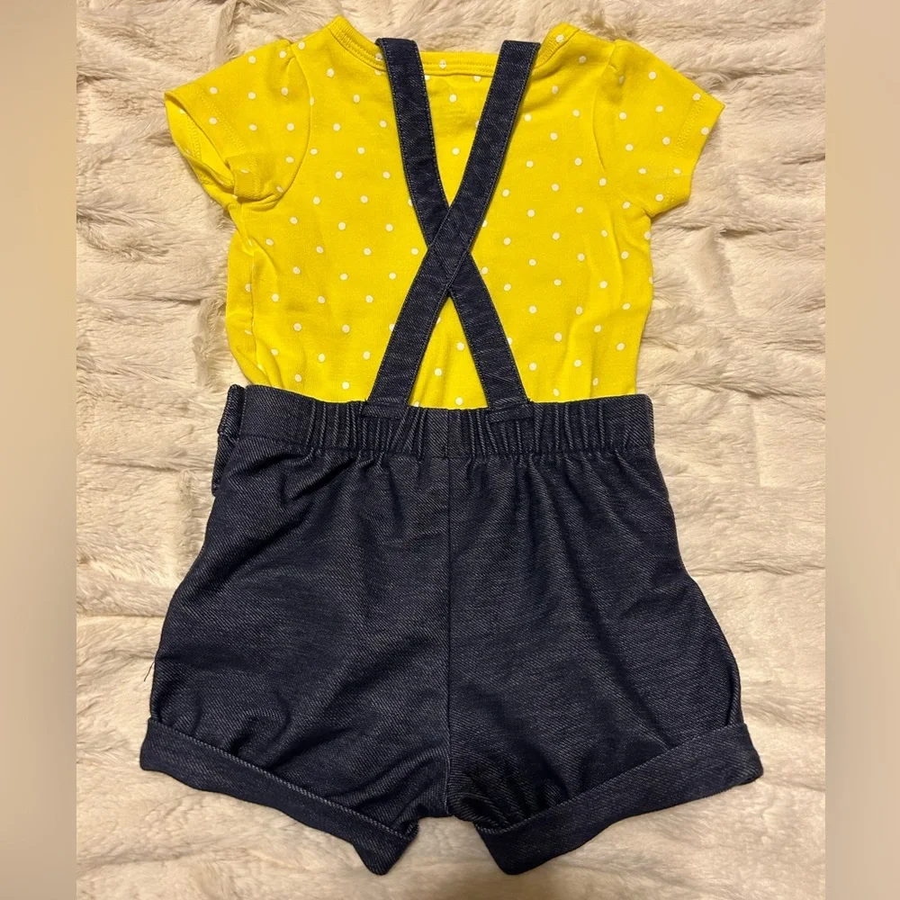 Lot of 4 Two-Piece Outfits for Baby - Size 3-6M